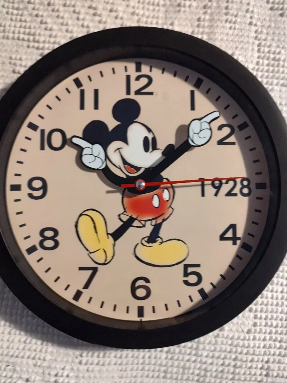 Like New Mickey Mouse retro analog clock